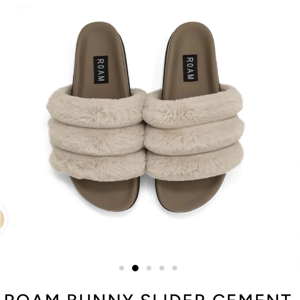 ROAM Women's Cozy Cream Slippers - Picture 3 of 4